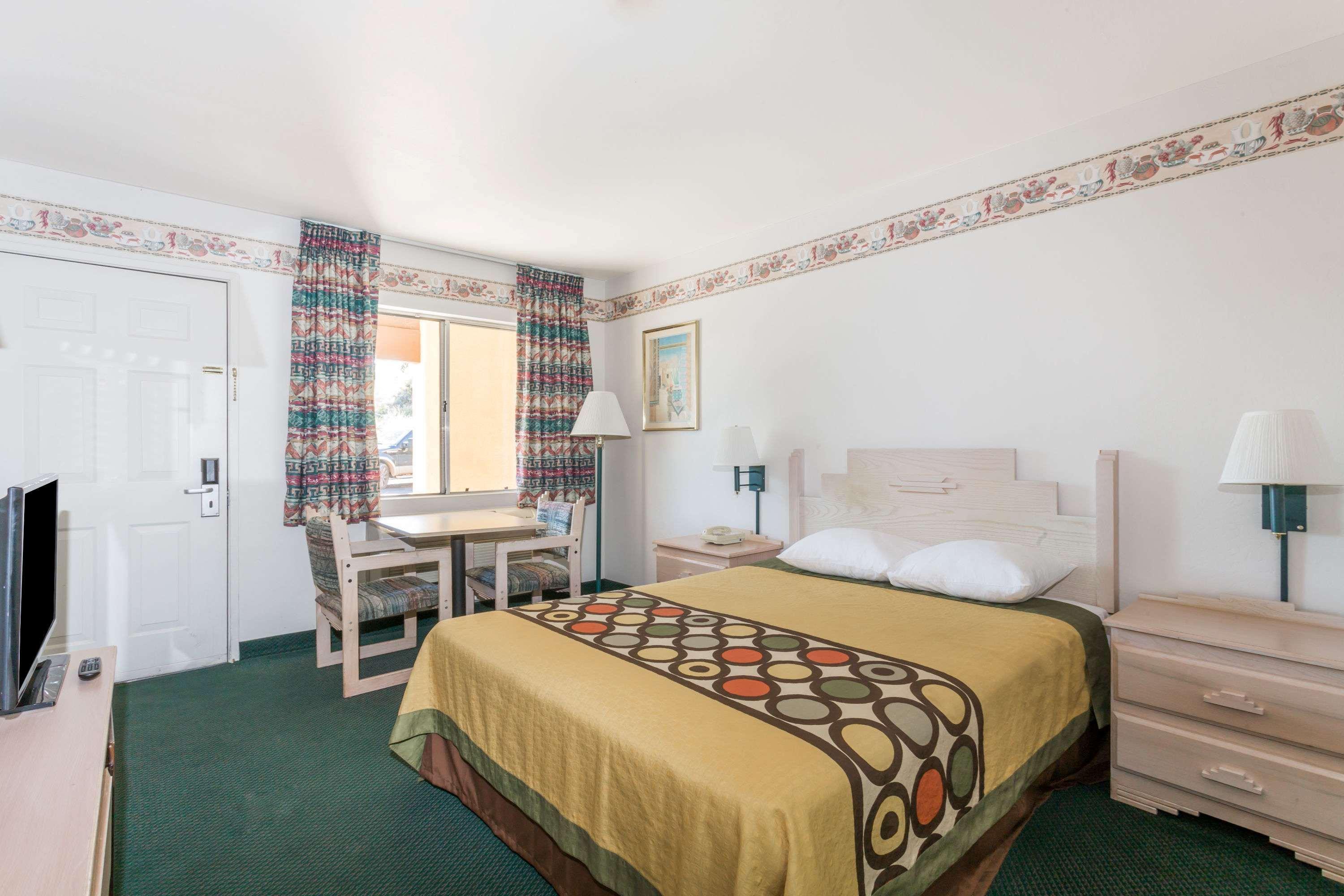 Hotel Super 8 By Wyndham Cottonwood Exteriér fotografie
